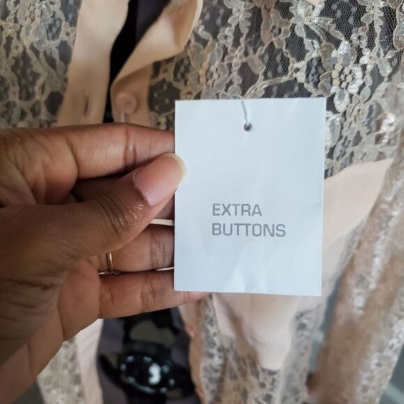 NWT Victoria's Secret Women's Button-down Shirt Medium Peach Lace Top - Picture 8 of 11